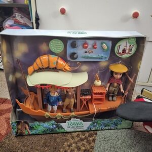 Disney Raya The Last Dragon Orange and Cream Boat Playset